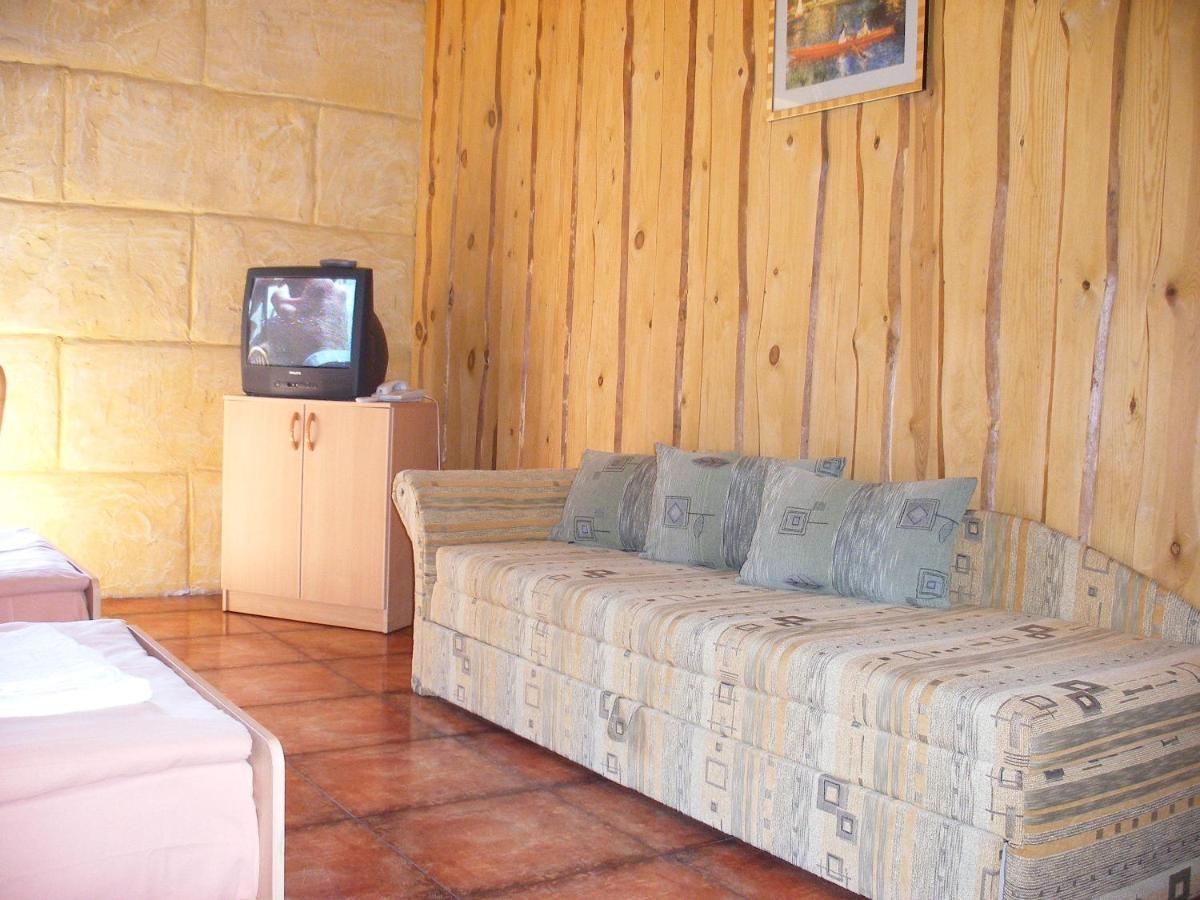 Tvirtove Prie Didziulio Hotel Dėdeliškės Zewnętrze zdjęcie